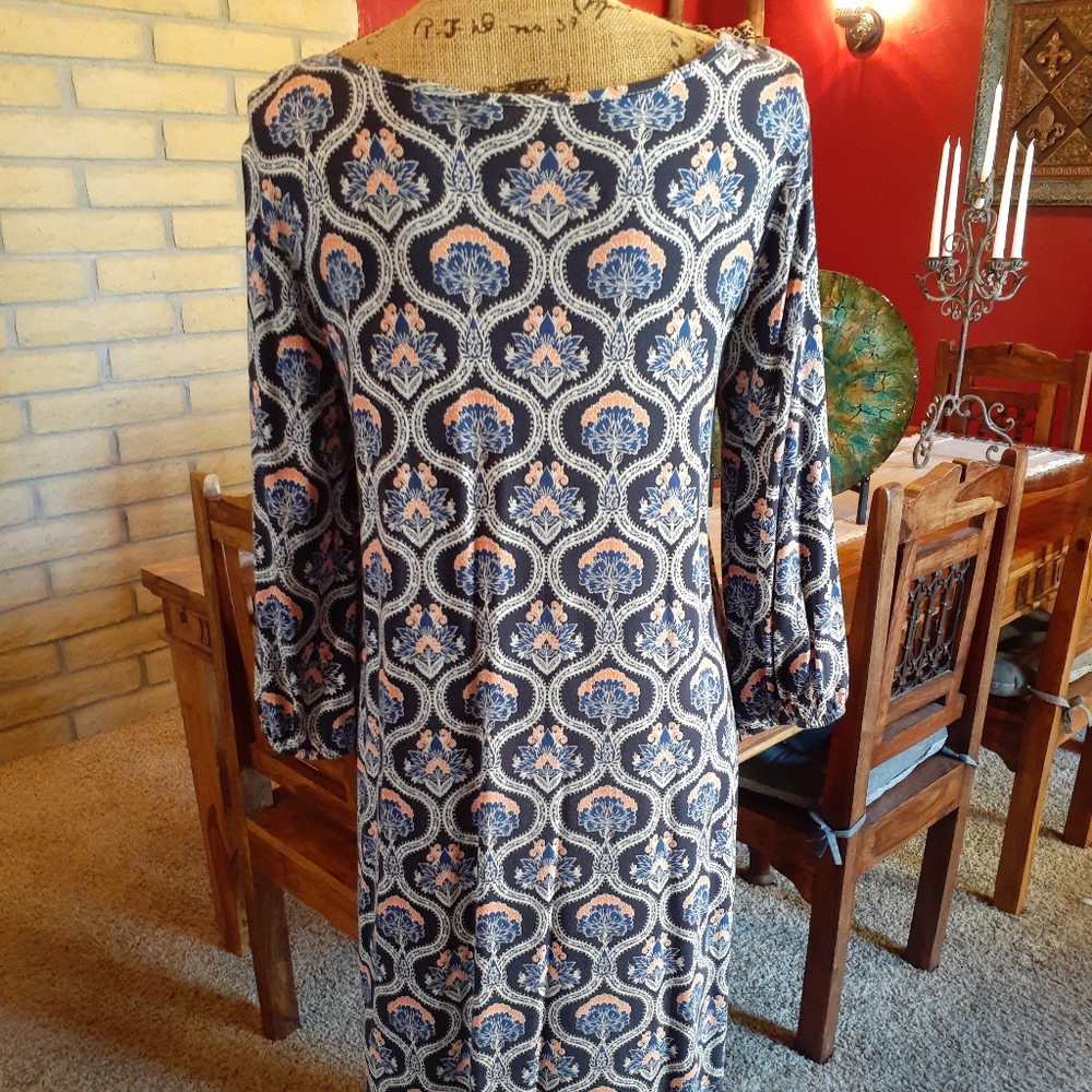 Dress - Picture 2 of 4